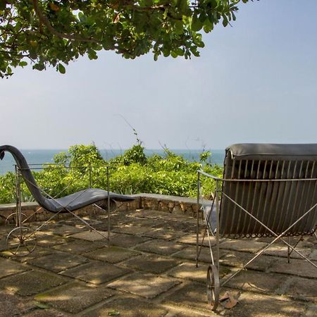 Red Cliffs Hotell Weligama Exteriör bild