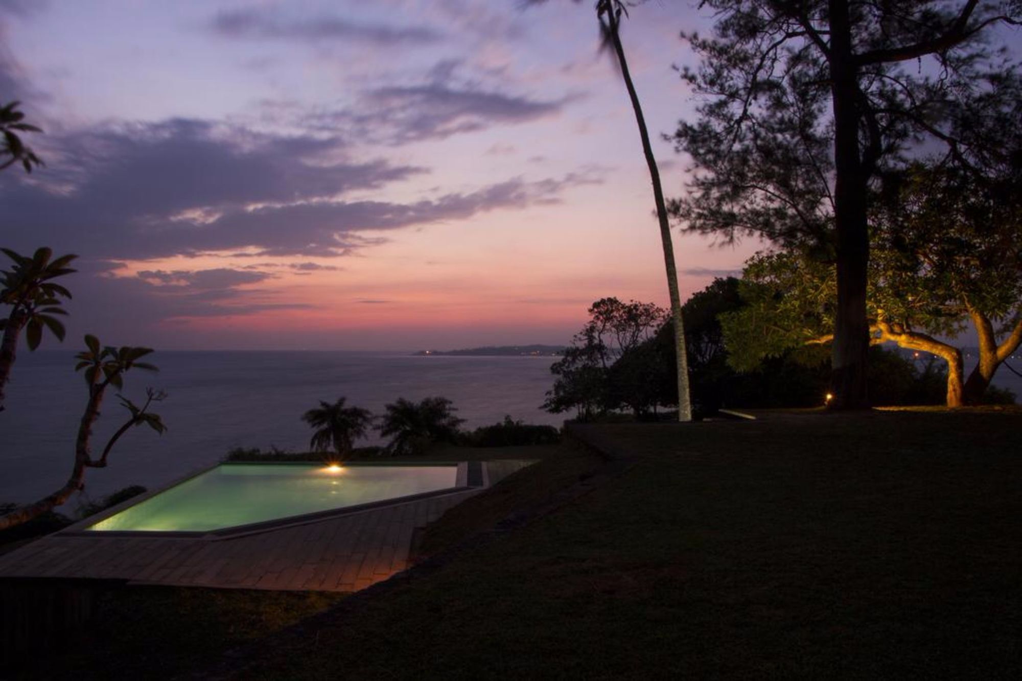 Red Cliffs Hotell Weligama Exteriör bild