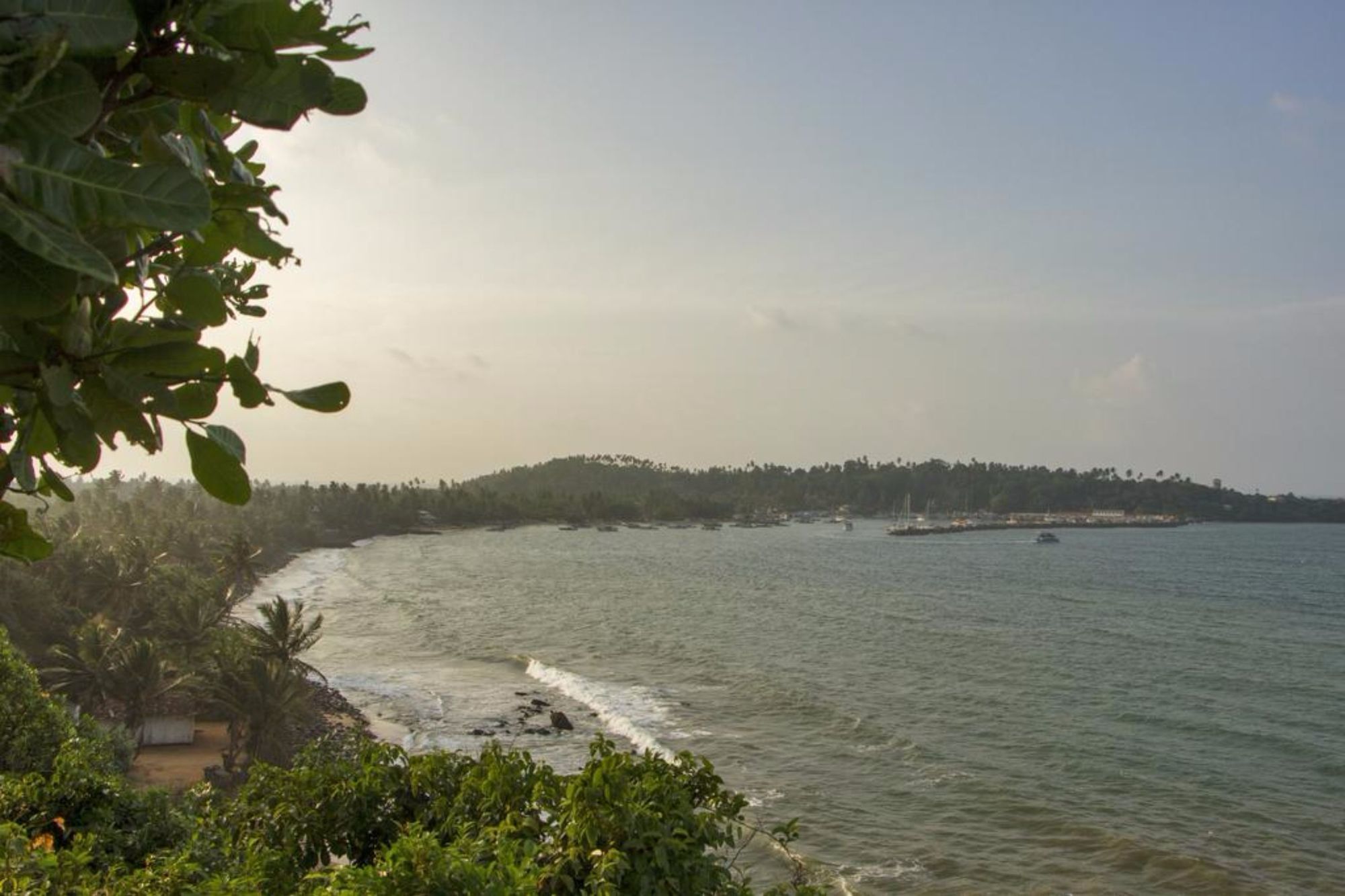 Red Cliffs Hotell Weligama Exteriör bild